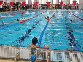 İki ayda 200 öğrenci yüzme öğrendi
