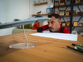İki kolunu kaybetti, KAAN’ın görsel modelleyicisi oldu
