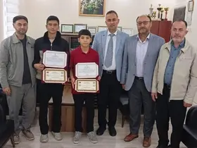 İki öğrenci daha icazet belgesini aldı
