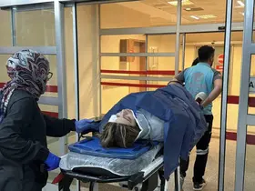 İki otomobil ile motosiklet çarpıştı: 2 yaralı
