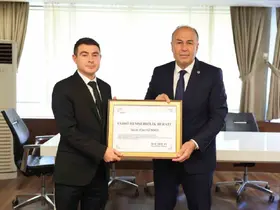 İlçe Jandarma Komutanına fahri hemşehrilik beratı
