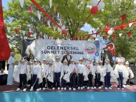 İlçedeki çocuklar toplu sünnet oldu, düzenlenen şenlikte doyasıya eğlendi
