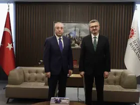 İletişim Başkanı Duran, Mehdi Eker ile görüştü

