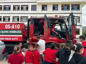 İlkokul öğrencilerinin ilk dersi yeşil vatan
