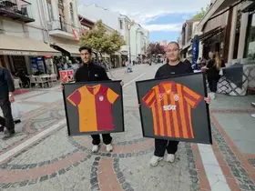 İmzalı formalar evin en özel köşesinde yer alacak
