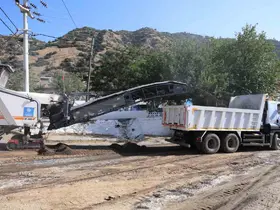 İncirliova’da Karabağ yolu yenileniyor
