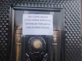 İnegöl’de roller değişti: Erkekler evde, kadınlar kahvede

