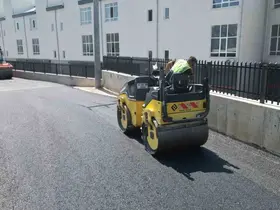 İnegöl’de Zambak Caddesi yenileniyor

