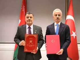 İngiltere’de Türkiye ile Umman arasında denizcilik ve ulaştırma alanında iş birliği için 2 yeni imza
