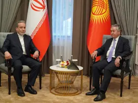 İran Dışişleri Bakanı Arakçi, Kırgızistan Dışişleri Bakanı Kulubayev ile bir araya geldi
