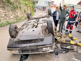 İskenderun’da ters dönen otomobilin sürücüsü yaralandı
