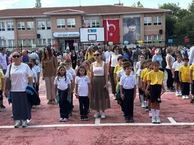İstanbul’da ilk ders zili çaldı
