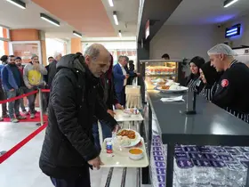 İstanbul’da örnek sosyal belediyecilik modeli: Ekmek 10 tl, yemek 55 tl, 20 bin emekliye 250 milyon TL destek
