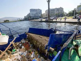 İzmir Körfezi’nden 1,2 milyon ton dip çamuru, binlerce ton atık temizlendi
