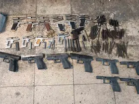 İzmir merkezli 2 ilde dev silah operasyonu: 13 gözaltı
