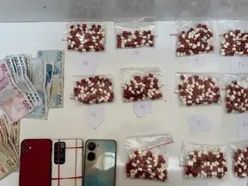 İzmir’de binlerce uyuşturucu ele geçirildi: 74 tutuklama
