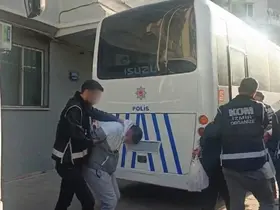 İzmir’de ’Sercan Sayal’ organize suç örgütüne darbe: Kundaklama şüphelisi 4 kişi tutuklandı
