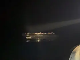 İzmir’de yasa dışı geçişe Sahil Güvenlik engeli: 55 düzensiz göçmen ve 4 organizatör yakalandı
