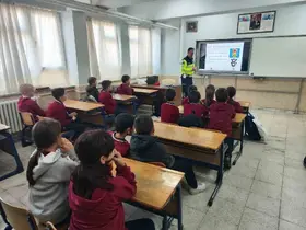 Jandarma 29 öğrenciye trafik eğitimi verdi
