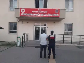 Jandarma çeşitli suçlardan aranan 28 kişiyi yakaladı
