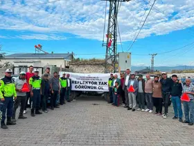 Jandarma trafik ekiplerinden "Reflektör tak, görünür ol" uygulaması
