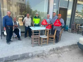 Jandarmadan güvenli tarım eğitimi ve reflektör dağıtımı
