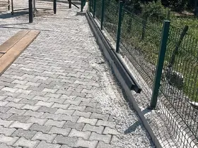 Kabristanlık çevresi düzenlendi
