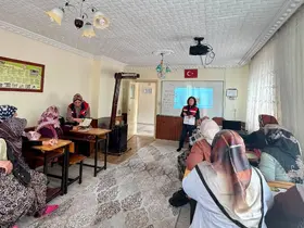 Kadın çiftçilere tarımsal eğitim verildi
