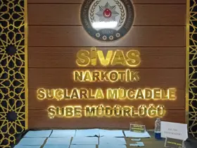 Kağıda emdirilmiş 32 bin kullanımlık uyuşturucu ele geçirildi
