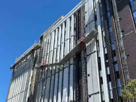 Kağıthane’de inşaatta iskele kırıldı: Mahsur kalan 4 işçi kurtarıldı
