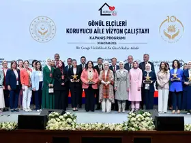 Kahramanmaraş’a koruyucu aile hizmetlerinde "Kalabalık Aile Özel Ödülü"
