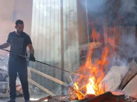 Kahramanmaraş’ta bunaltıcı sıcağa rağmen ateşin başında zorlu mesai
