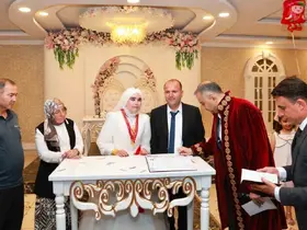Kahramanmaraş’ta sevgi engel tanımadı: Görme engelli iki öğretmen dünyaevine girdi
