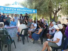 Kanalizasyon sorununun çözüldüğü Çomarlık’ta vatandaşlarla bir araya gelindi
