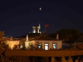 "Kanlı Ay" Ayvalık’tan görüntülendi
