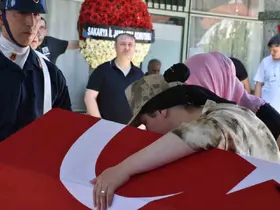 Kansere yenik düşen Uzman Çavuş, askeri törenle son yolculuğuna uğurlandı
