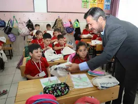 Karabük Belediyesi’nden öğrencilere "okula başlangıç seti" desteği
