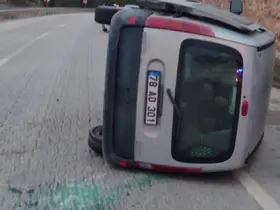 Karabük’te çarpışan otomobillerden biri devrildi: 1 yaralı
