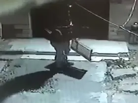 Karabük’te demir mazgal hırsızlığı kamerada
