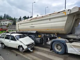 Karabük’te kırmızı ışık ihlali kazaya neden oldu: 2 yaralı
