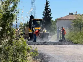 Karabük’te sıcak asfalt çalışmaları devam ediyor
