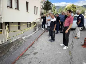 Karabük’te zarar gören istinat duvarı site sakinlerini tedirgin ediyor
