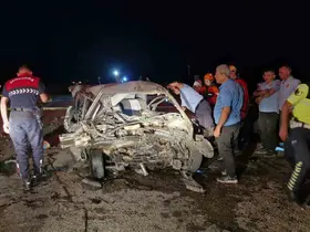 Karaman’da iki otomobilin kafa kafaya çarpıştı: 1 ölü, 1 yaralı
