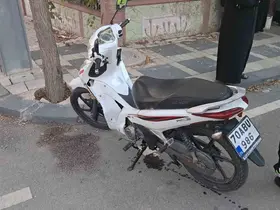 Karaman’da otomobilin kapısına çarpan motosiklet devrildi: 2 yaralı
