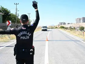 Karaman’da polisin denetimlerinde yakalanan 22 kişiden 13’ü tutuklandı
