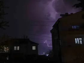 Karaman’da şimşekler geceyi aydınlattı
