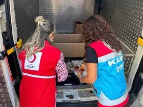 Kars Aşevi ihtiyaç sahiplerine sıcak yemek ulaştırmaya başladı
