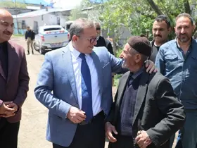 Kars Valisi Ziya Polat, vatandaşların talep ve sorunlarını dinledi
