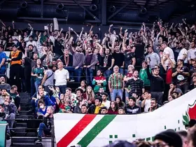 Karşıyaka’da kombineler satışa çıktı
