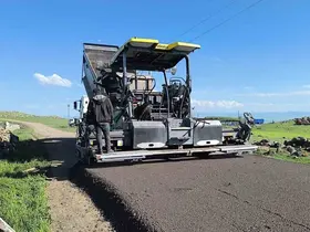 Kars’ta asfalt seferberliği: İl Özel İdaresi yol çalışmalarına hız verdi
